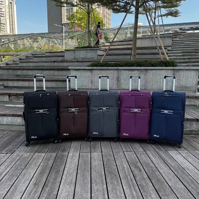 Materiale pratico 4 ruote Valigia 20 24 28 pollici Multicolore Leggera