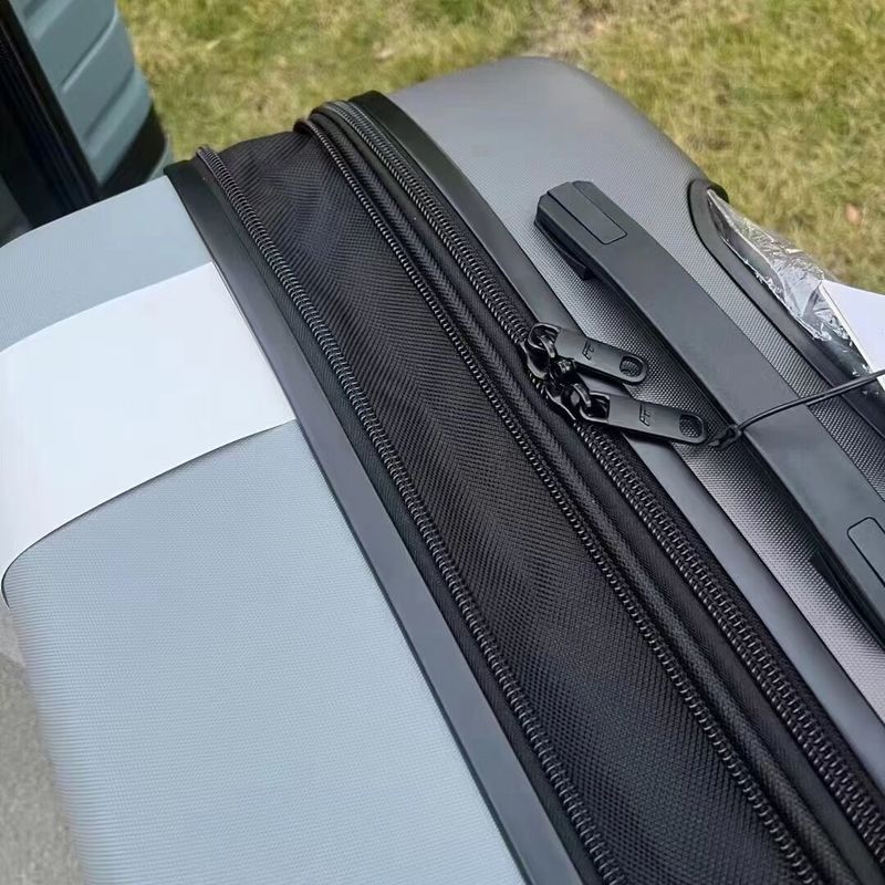 Produttore Custom Airplane Trolley Portatile Outdoor Fashion Hard Shell PP Set di bagagli da viaggio