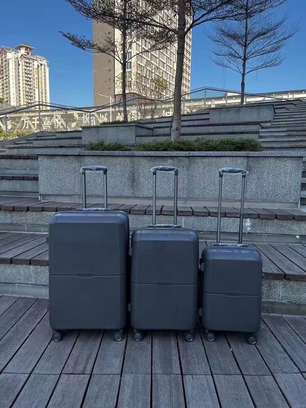 Set di bagagli in materiale PP Vendere a caldo personalizzare il logo Hardshell Valigia leggera