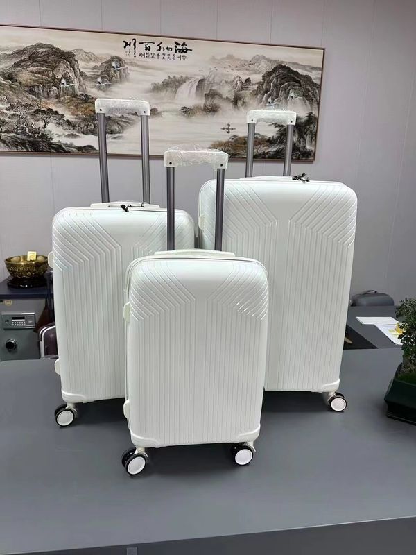 Set di valigie porta-carri con bagagli a mano