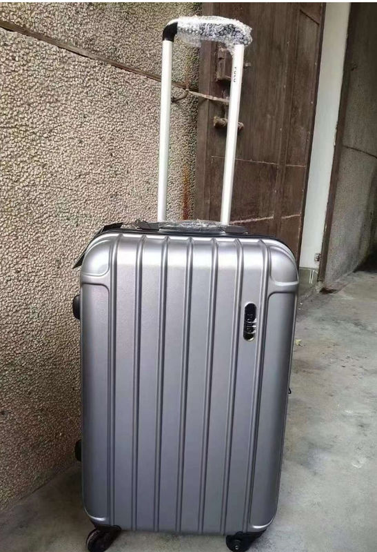 Cina fabbrica personalizzato logo carrello valigia ingrosso bagaglio sacchetti da viaggio a ruote per attività sportive di svago