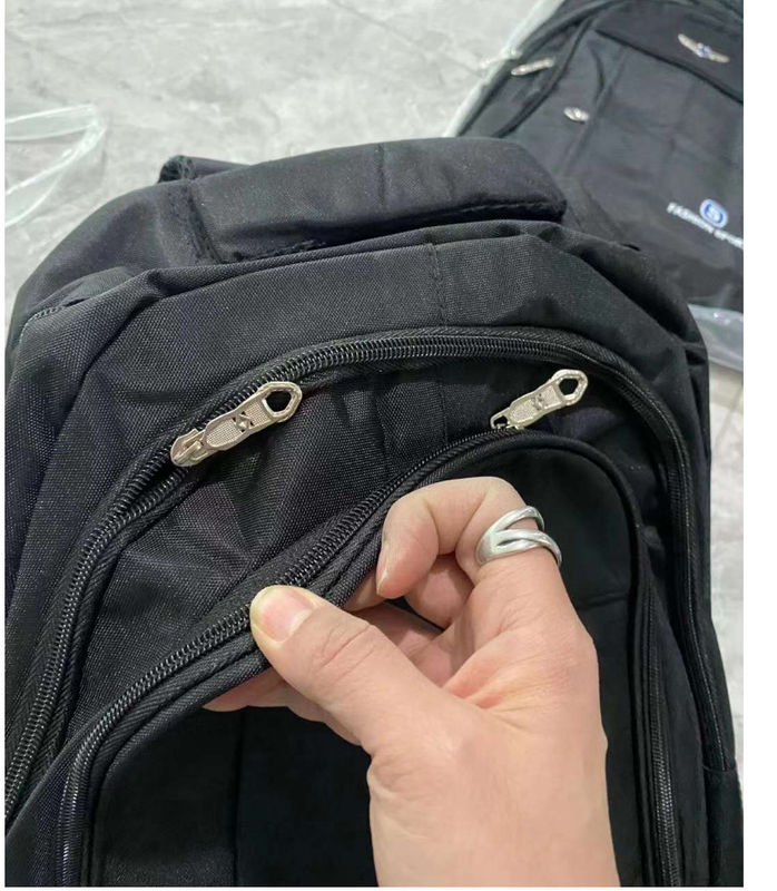 Torna al lavoro Nuovo design di tendenza Logo personalizzato Polyester rivestimento zaino uomo